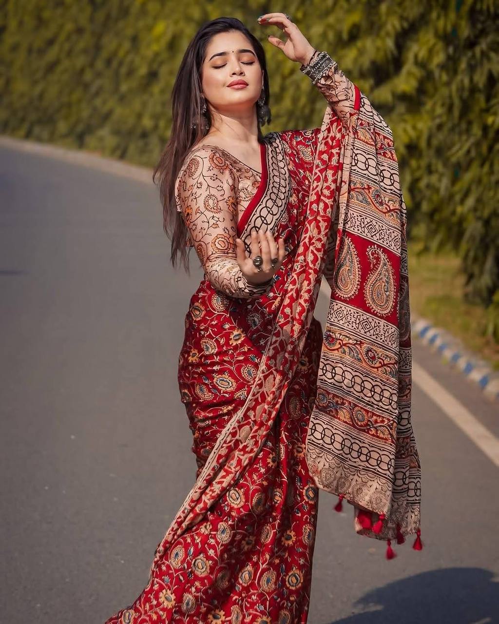 প্রিমিয়াম কোয়ালিটি মডার্ন সিল্ক শাড়ি - Noor Xclusive (5)